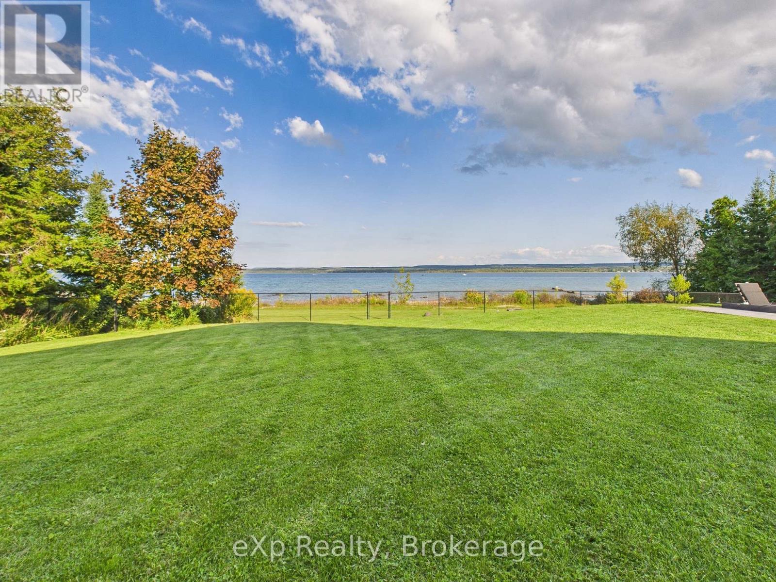 197 Balmy Beach Road, Georgian Bluffs, Ontario  N4K 5N4 - Photo 7 - X12378633