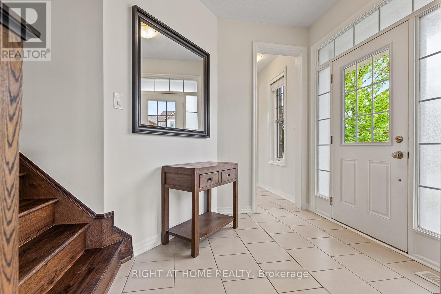 41 Stedford Crescent, Brampton, Ontario  L7A 4P5 - Photo 4 - W12378504