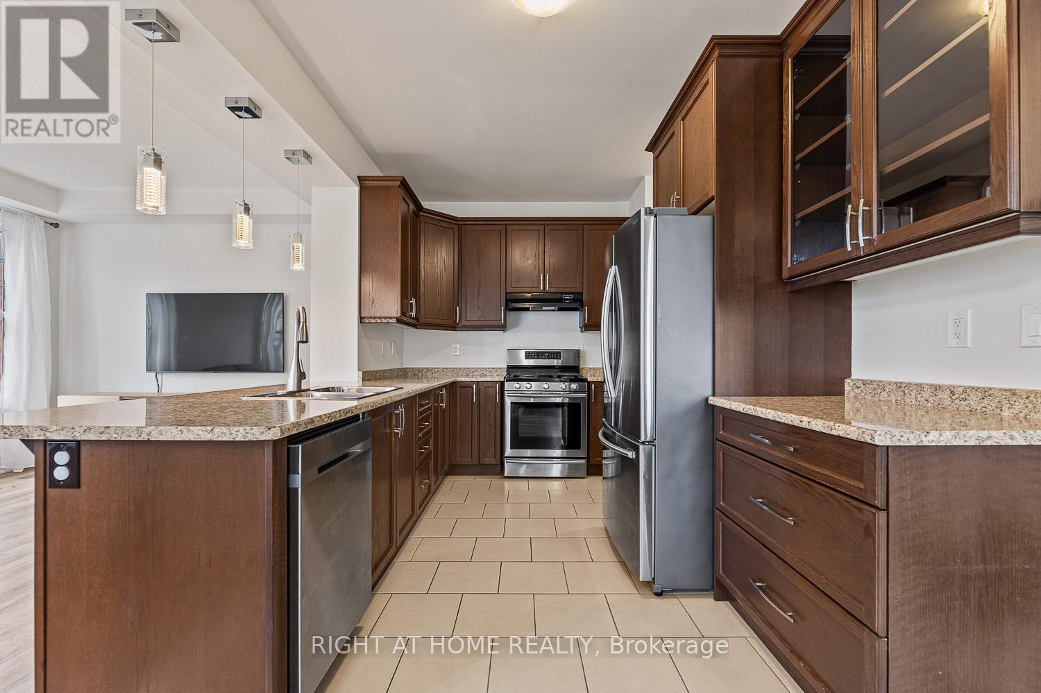 41 Stedford Crescent, Brampton, Ontario  L7A 4P5 - Photo 9 - W12378504
