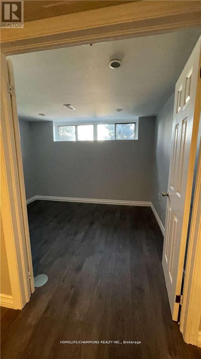 65 Whitburn Crescent, Toronto, Ontario  M3M 2S5 - Photo 10 - W12378532