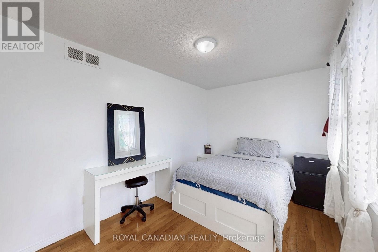 18 Millpond Place, Hamilton, Ontario  L8W 2W7 - Photo 26 - X12378495