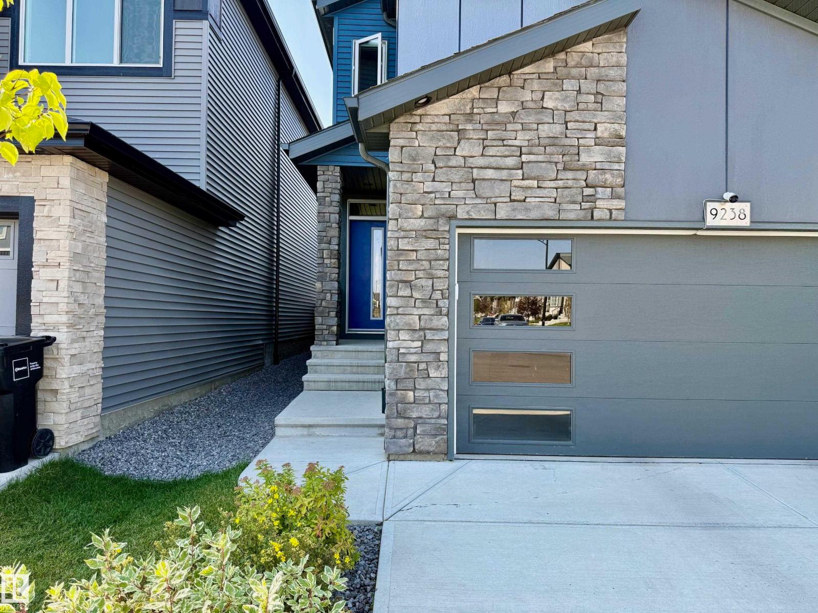 9238 Pear Dr Sw, Edmonton, Alberta  T6X 2X5 - Photo 3 - E4455874