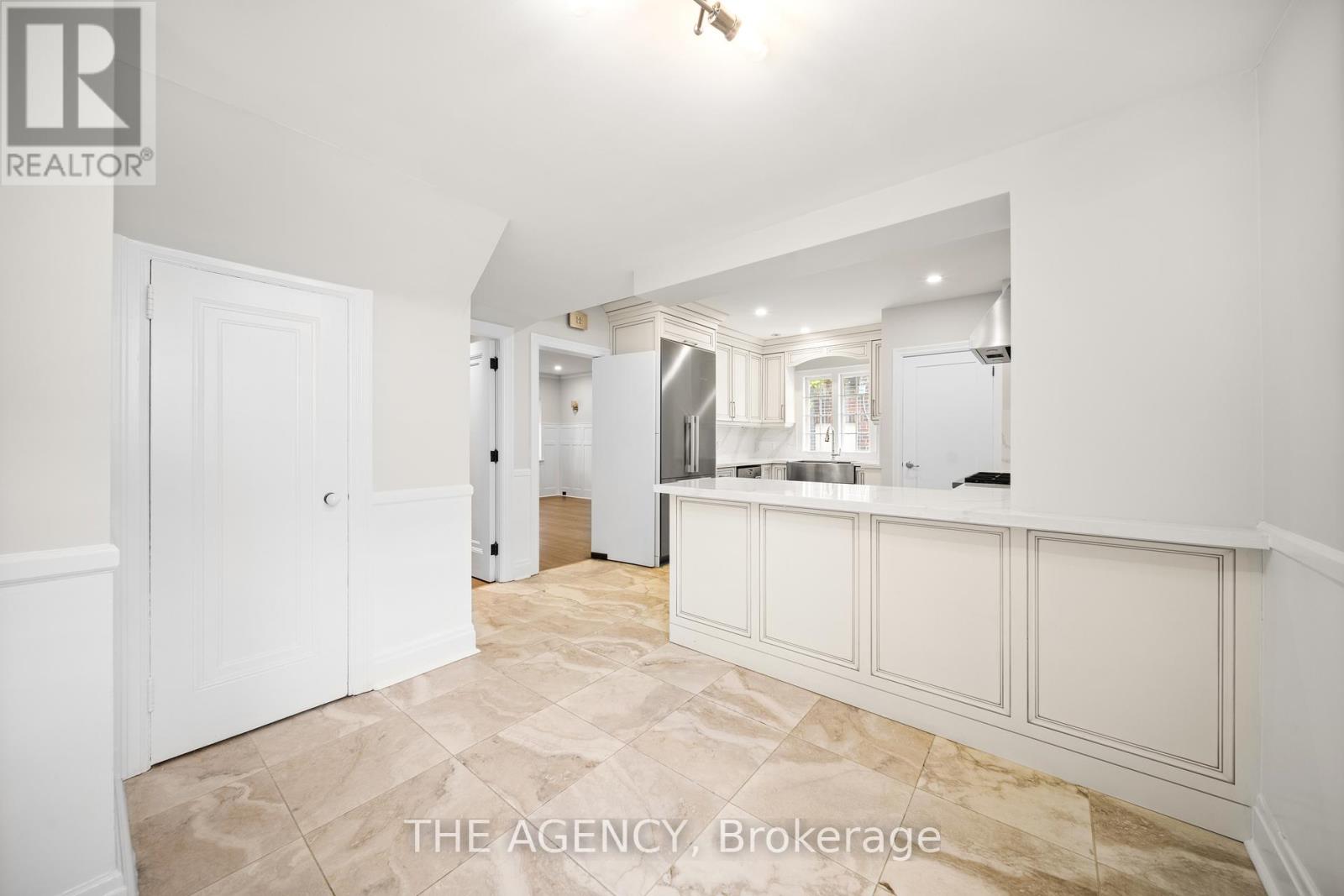 44 Elderwood Drive, Toronto, Ontario  M5P 1X1 - Photo 12 - C12378610