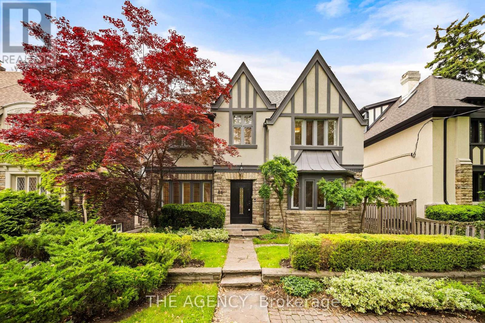 44 Elderwood Drive, Toronto, Ontario  M5P 1X1 - Photo 2 - C12378610