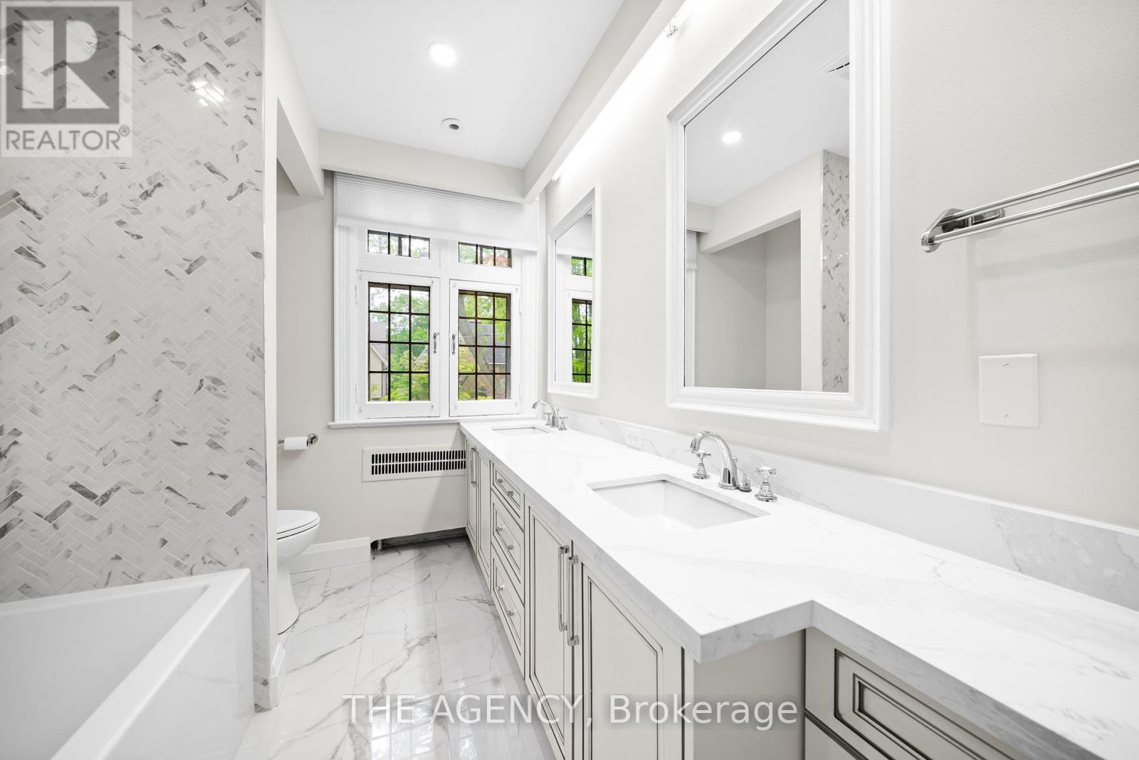 44 Elderwood Drive, Toronto, Ontario  M5P 1X1 - Photo 26 - C12378610