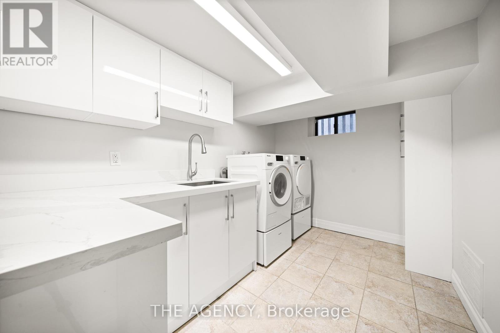 44 Elderwood Drive, Toronto, Ontario  M5P 1X1 - Photo 29 - C12378610