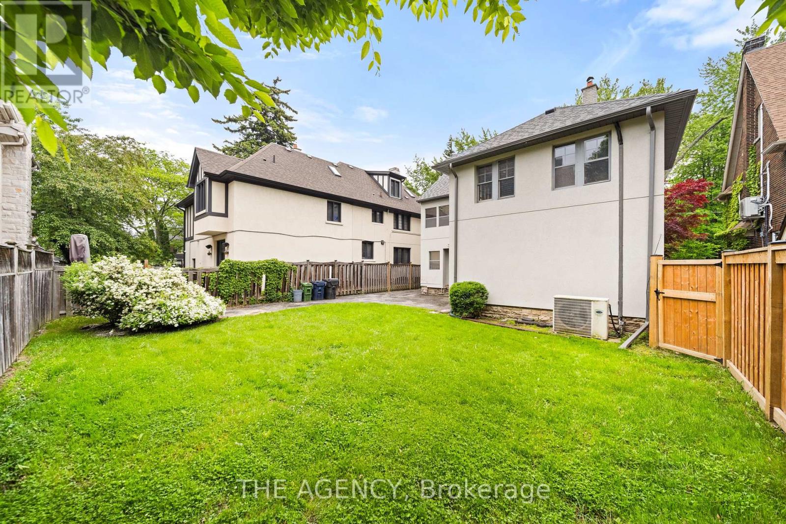 44 Elderwood Drive, Toronto, Ontario  M5P 1X1 - Photo 32 - C12378610