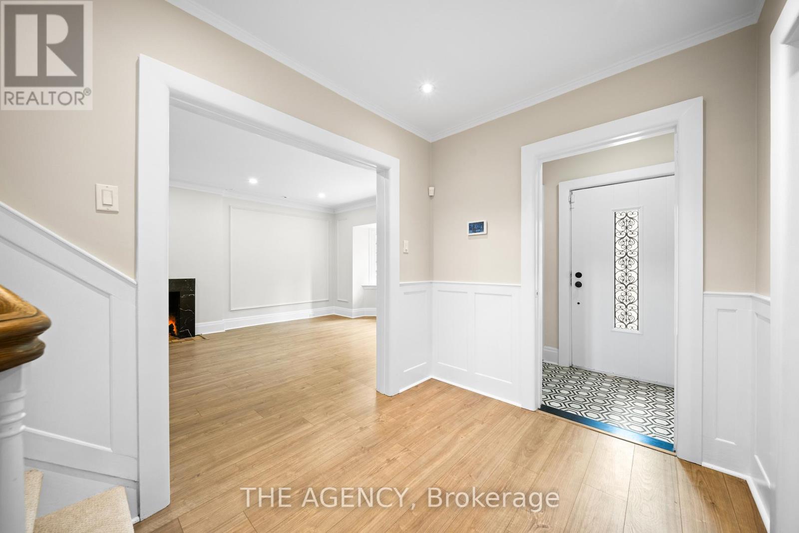 44 Elderwood Drive, Toronto, Ontario  M5P 1X1 - Photo 5 - C12378610