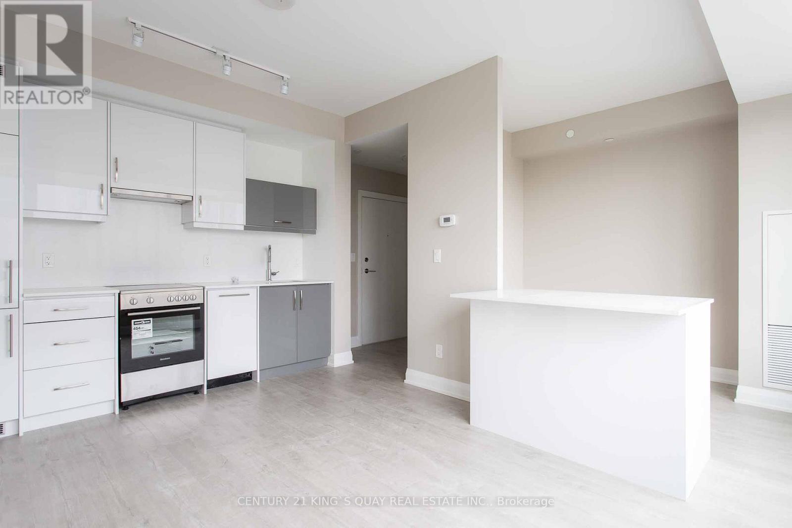 Lph5 - 181 Huron Street, Toronto, Ontario  M5T 0C1 - Photo 3 - C12378622