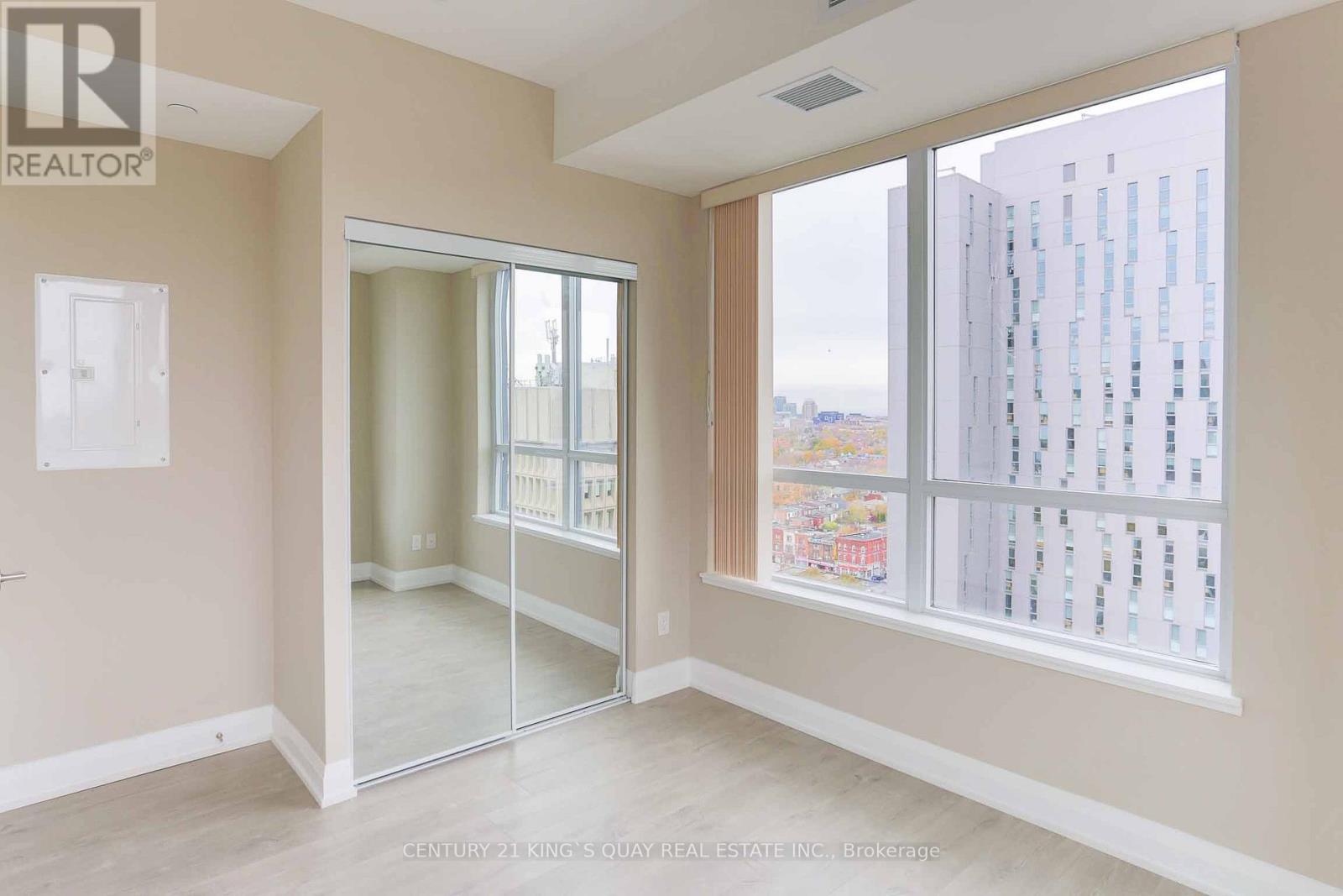 Lph5 - 181 Huron Street, Toronto, Ontario  M5T 0C1 - Photo 7 - C12378622