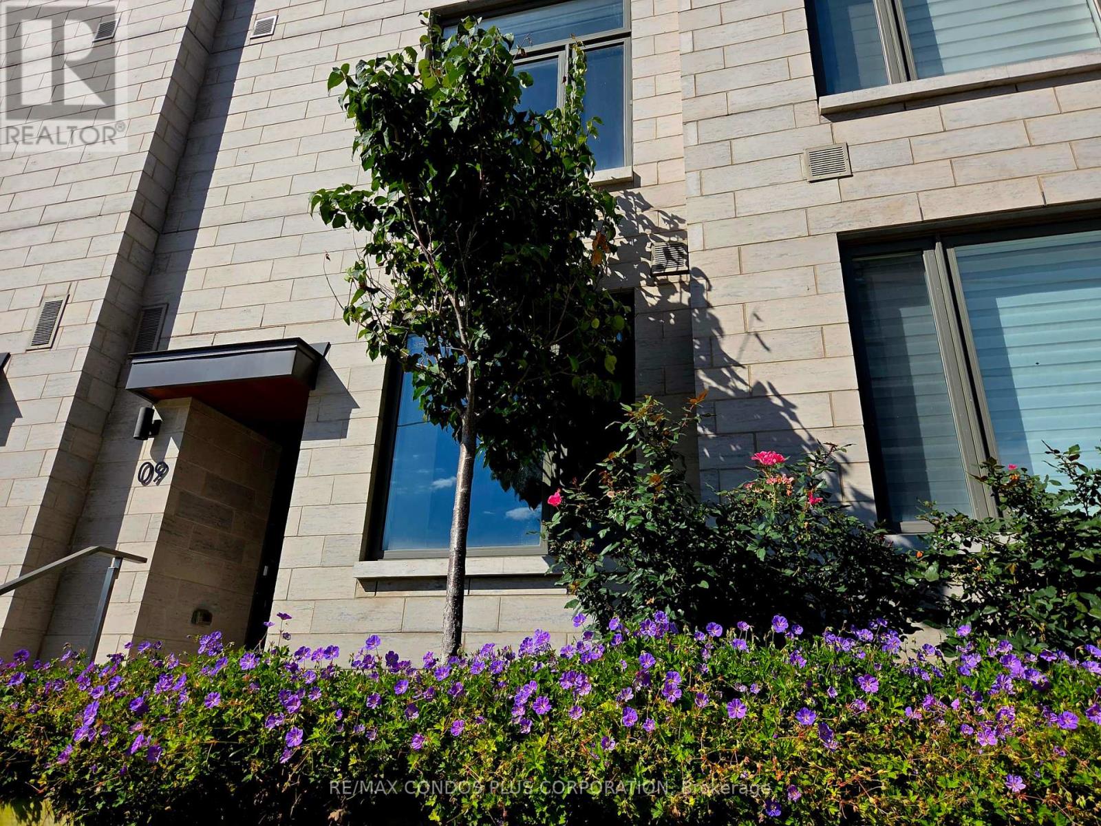 9 - 270 Davenport Road, Toronto, Ontario  M5R 0C1 - Photo 2 - C12378650