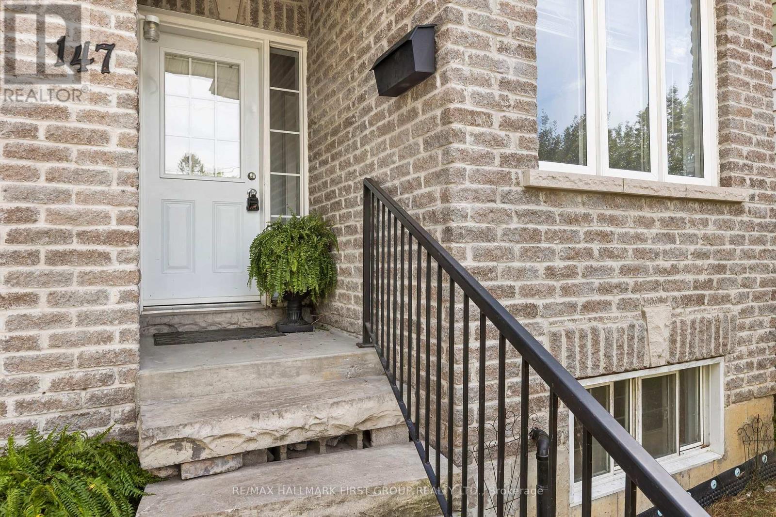147 Tresane Street, Oshawa, Ontario  L1J 1T7 - Photo 2 - E12378559