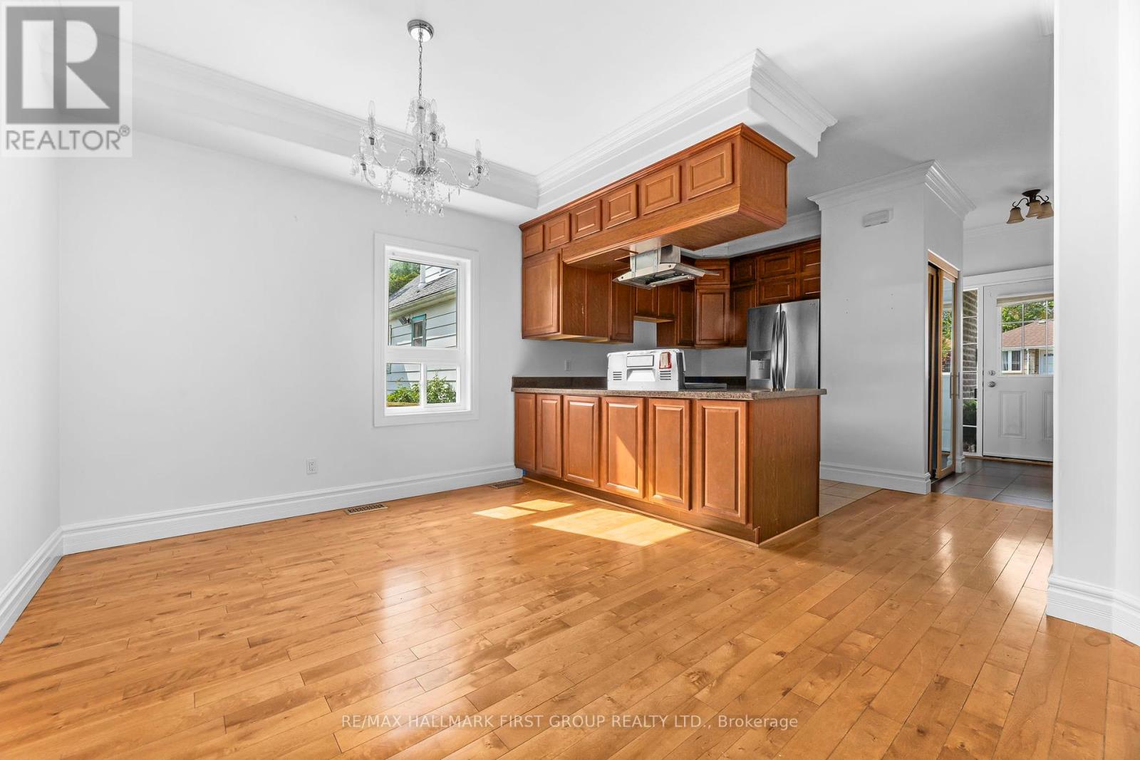 147 Tresane Street, Oshawa, Ontario  L1J 1T7 - Photo 5 - E12378559
