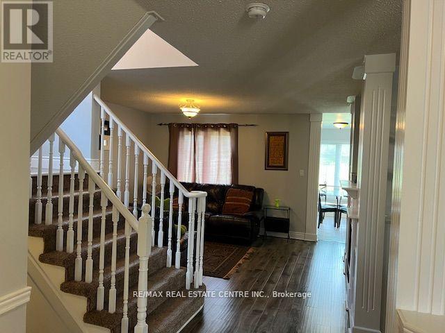 38 Fitzpatrick Court, Whitby, Ontario  L1M 2G9 - Photo 9 - E12378627