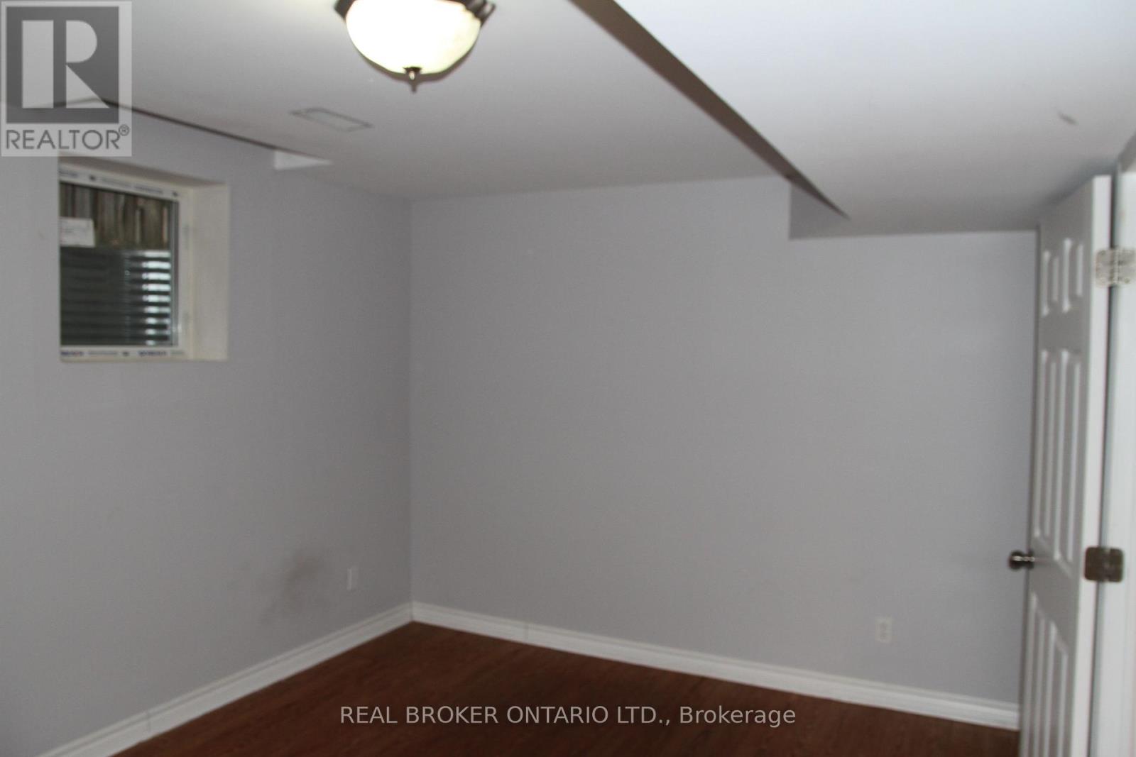 147 Jordanray Boulevard, Newmarket, Ontario  L3X 2P4 - Photo 10 - N12378594