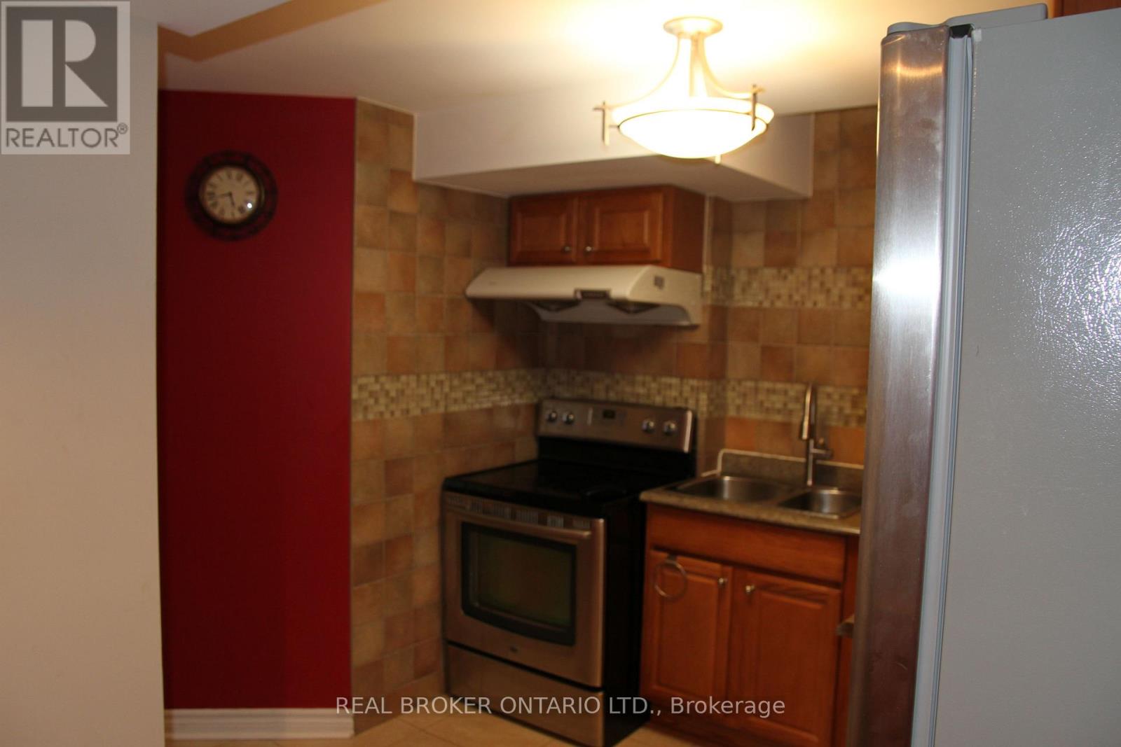 147 Jordanray Boulevard, Newmarket, Ontario  L3X 2P4 - Photo 15 - N12378594
