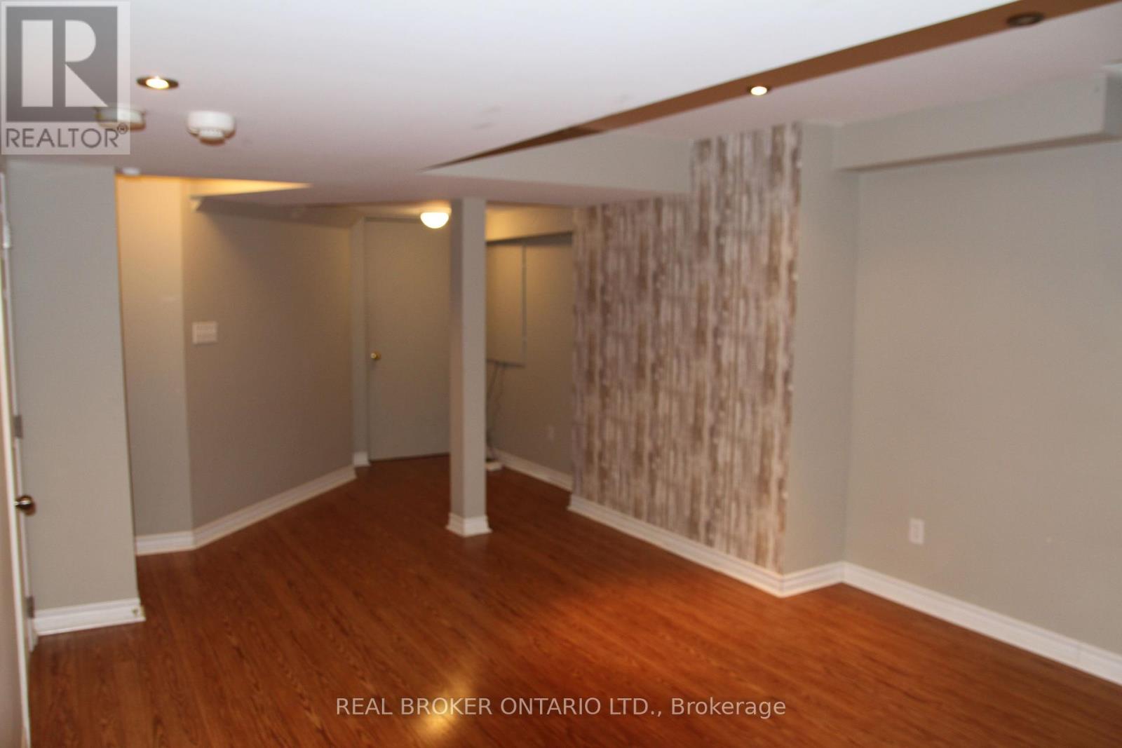 147 Jordanray Boulevard, Newmarket, Ontario  L3X 2P4 - Photo 3 - N12378594