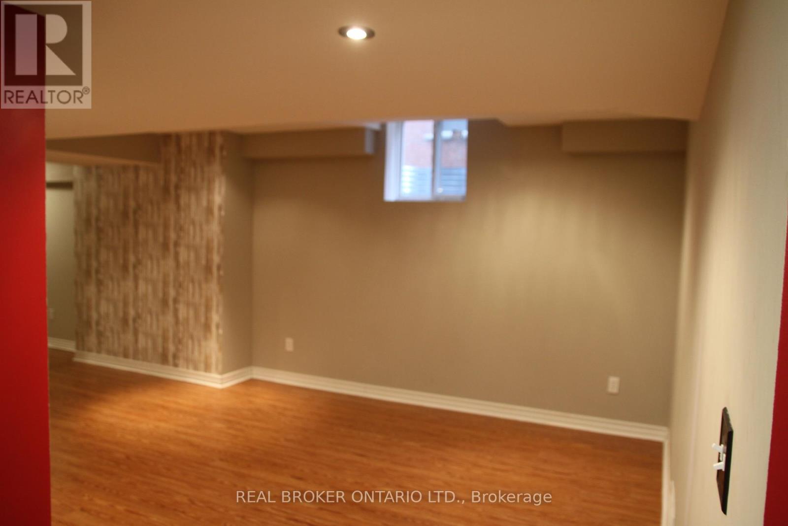 147 Jordanray Boulevard, Newmarket, Ontario  L3X 2P4 - Photo 5 - N12378594