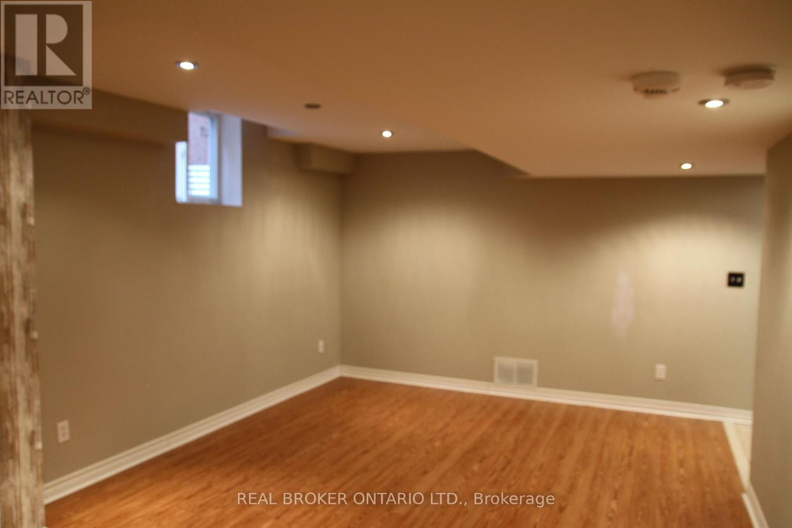 147 Jordanray Boulevard, Newmarket, Ontario  L3X 2P4 - Photo 7 - N12378594