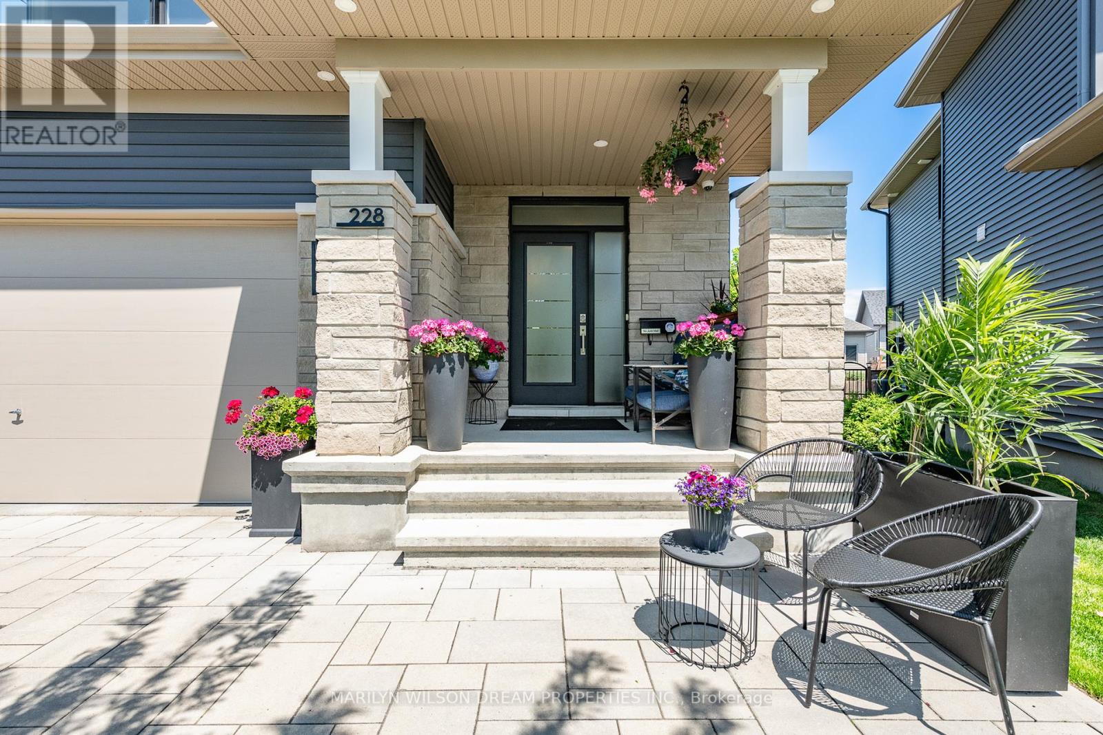 228 Onyx Crescent, Clarence-Rockland, Ontario  K4K 0H5 - Photo 3 - X12378767