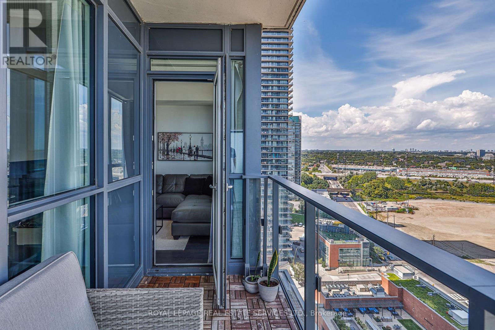 2310 - 2212 Lake Shore Boulevard W, Toronto (Mimico), Ontario  M8V 0C2 - Photo 10 - W12378580