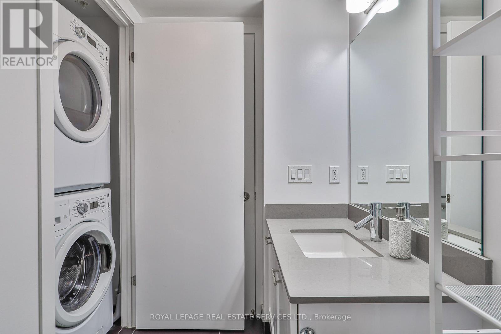 2310 - 2212 Lake Shore Boulevard W, Toronto (Mimico), Ontario  M8V 0C2 - Photo 17 - W12378580