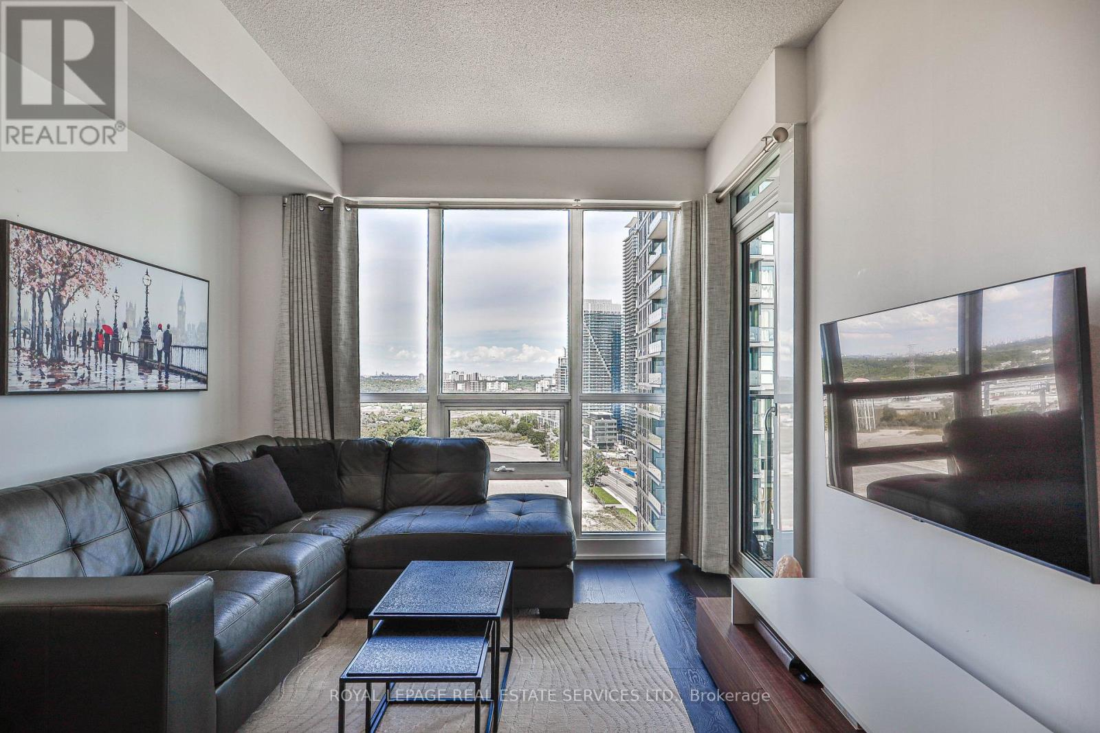 2310 - 2212 Lake Shore Boulevard W, Toronto (Mimico), Ontario  M8V 0C2 - Photo 5 - W12378580