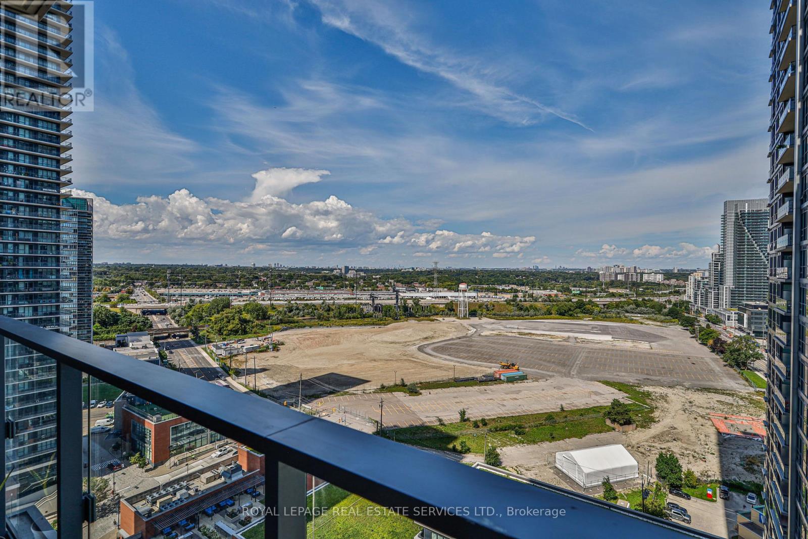 2310 - 2212 Lake Shore Boulevard W, Toronto (Mimico), Ontario  M8V 0C2 - Photo 9 - W12378580