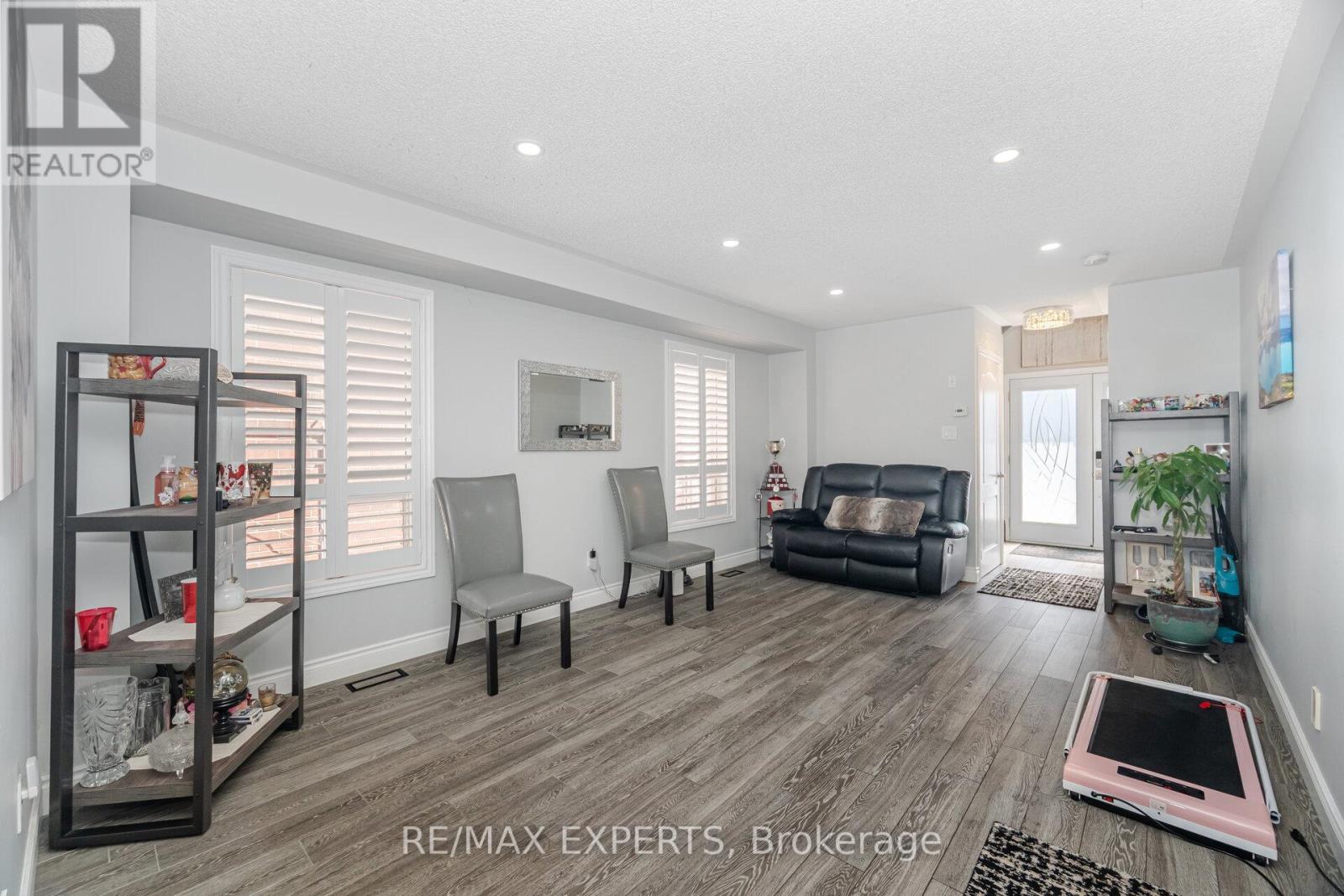 20 Duffield Road, Brampton, Ontario  L7A 2P8 - Photo 7 - W12378597