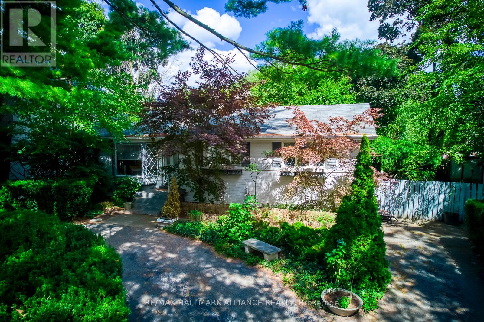463 DRUMMOND ROAD, Oakville, Ontario