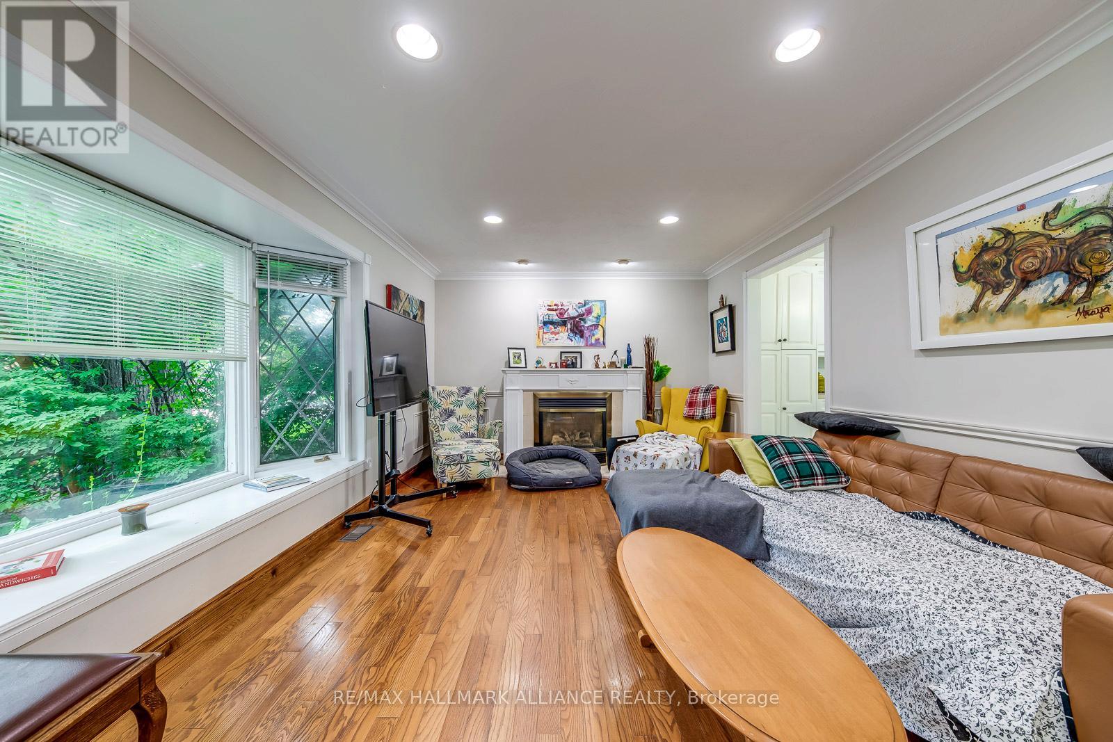 463 Drummond Road, Oakville, Ontario  L6J 4L7 - Photo 6 - W12378637