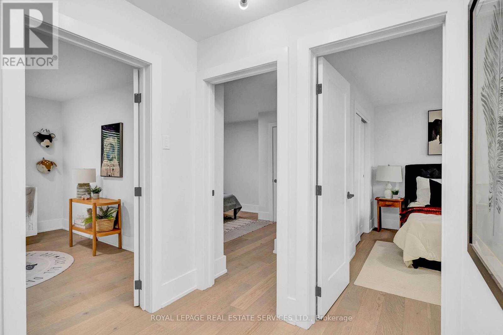 248 Wales Crescent, Oakville, Ontario  L6L 3X7 - Photo 16 - W12378654
