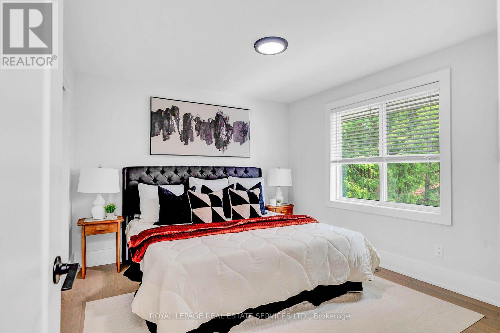 248 Wales Crescent, Oakville, Ontario  L6L 3X7 - Photo 17 - W12378654
