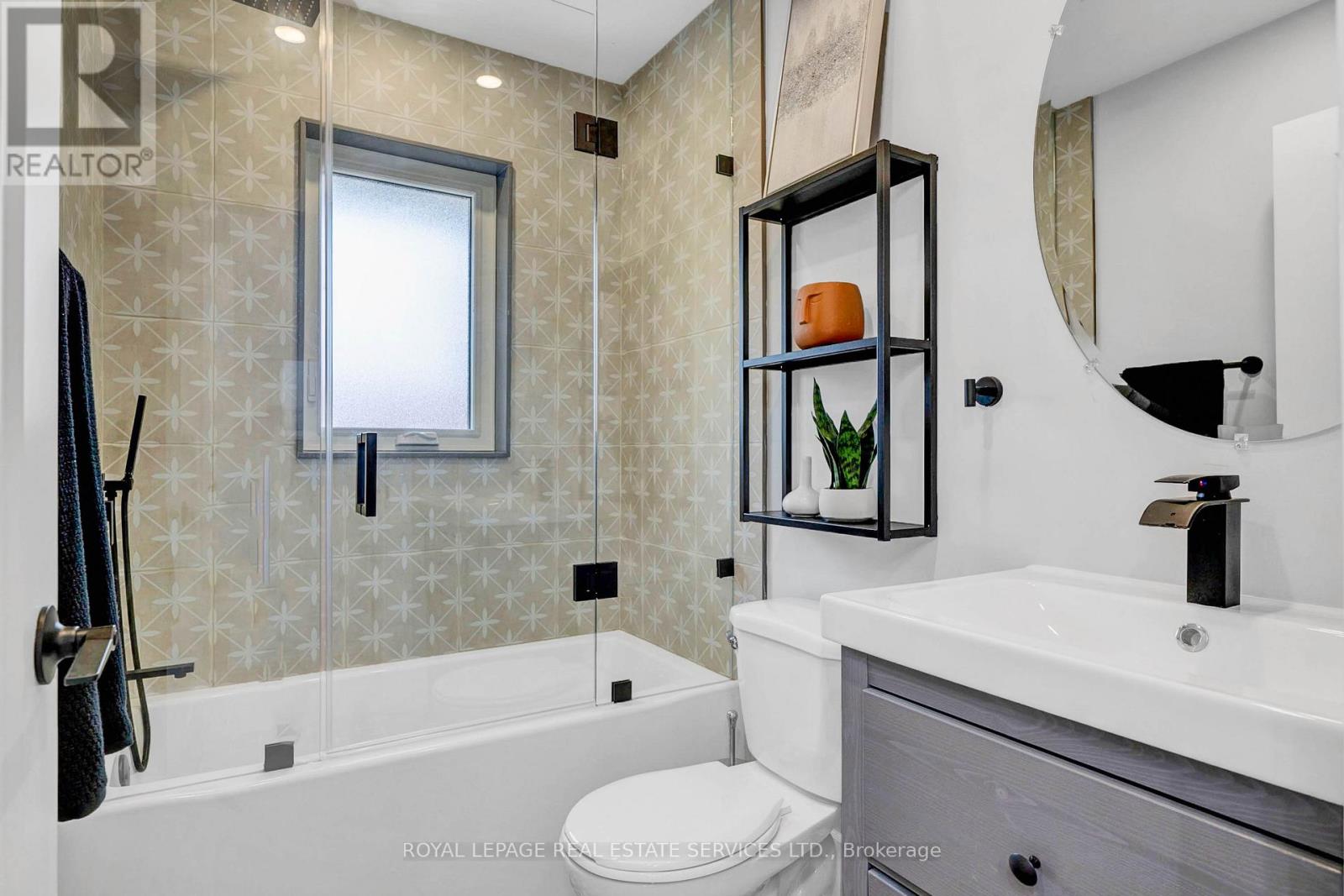 248 Wales Crescent, Oakville, Ontario  L6L 3X7 - Photo 24 - W12378654