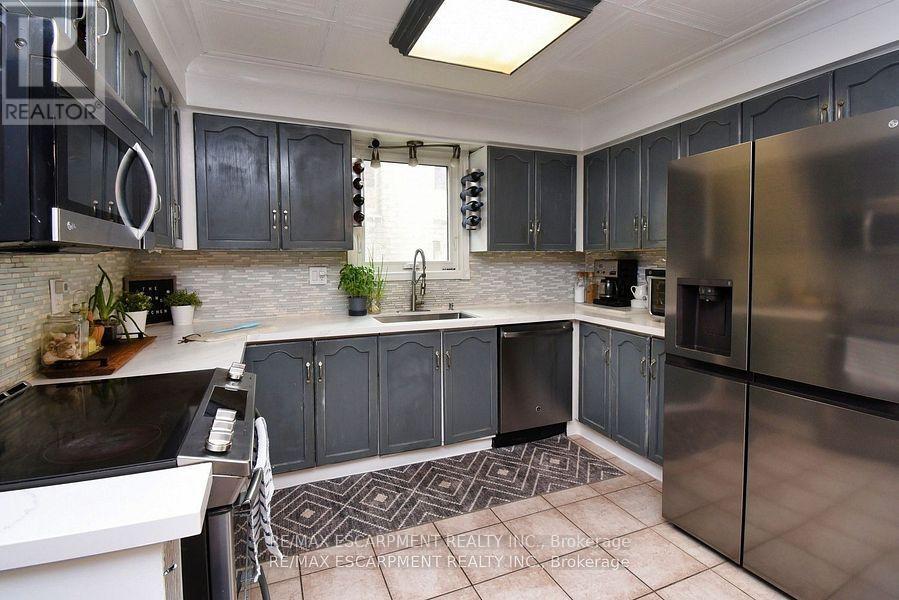 448 Acadia Drive, Hamilton, Ontario  L8W 3A4 - Photo 11 - X12378587