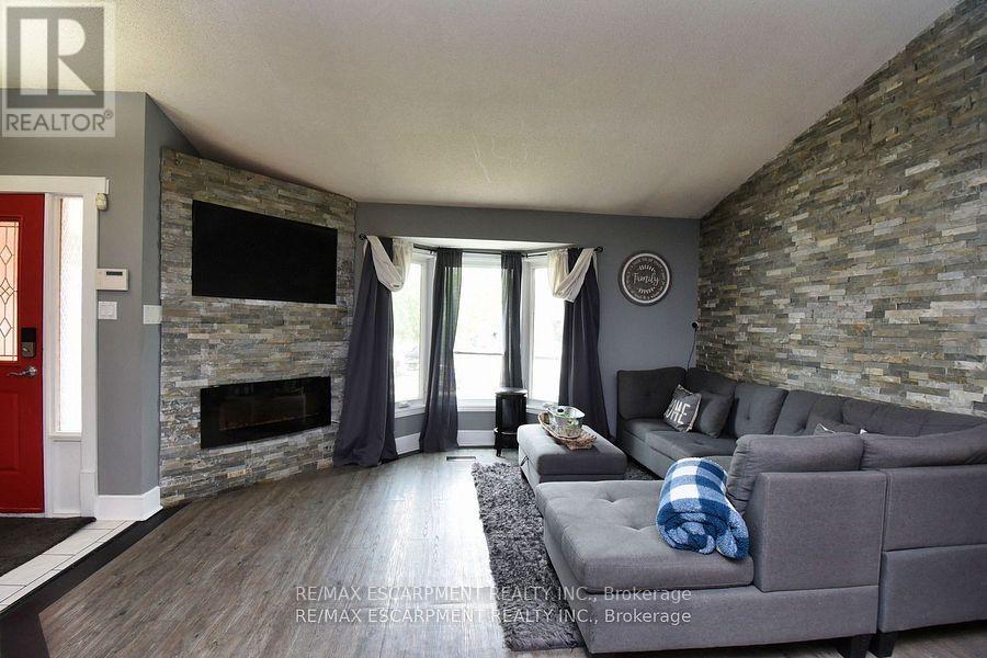 448 Acadia Drive, Hamilton, Ontario  L8W 3A4 - Photo 4 - X12378587