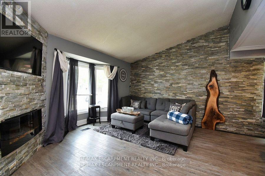 448 Acadia Drive, Hamilton, Ontario  L8W 3A4 - Photo 5 - X12378587