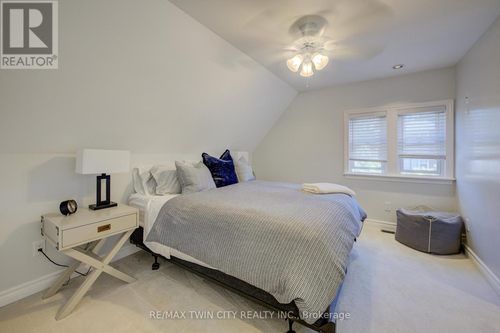 19 Dunbar Road N, Waterloo, Ontario  N2L 2C8 - Photo 22 - X12378644