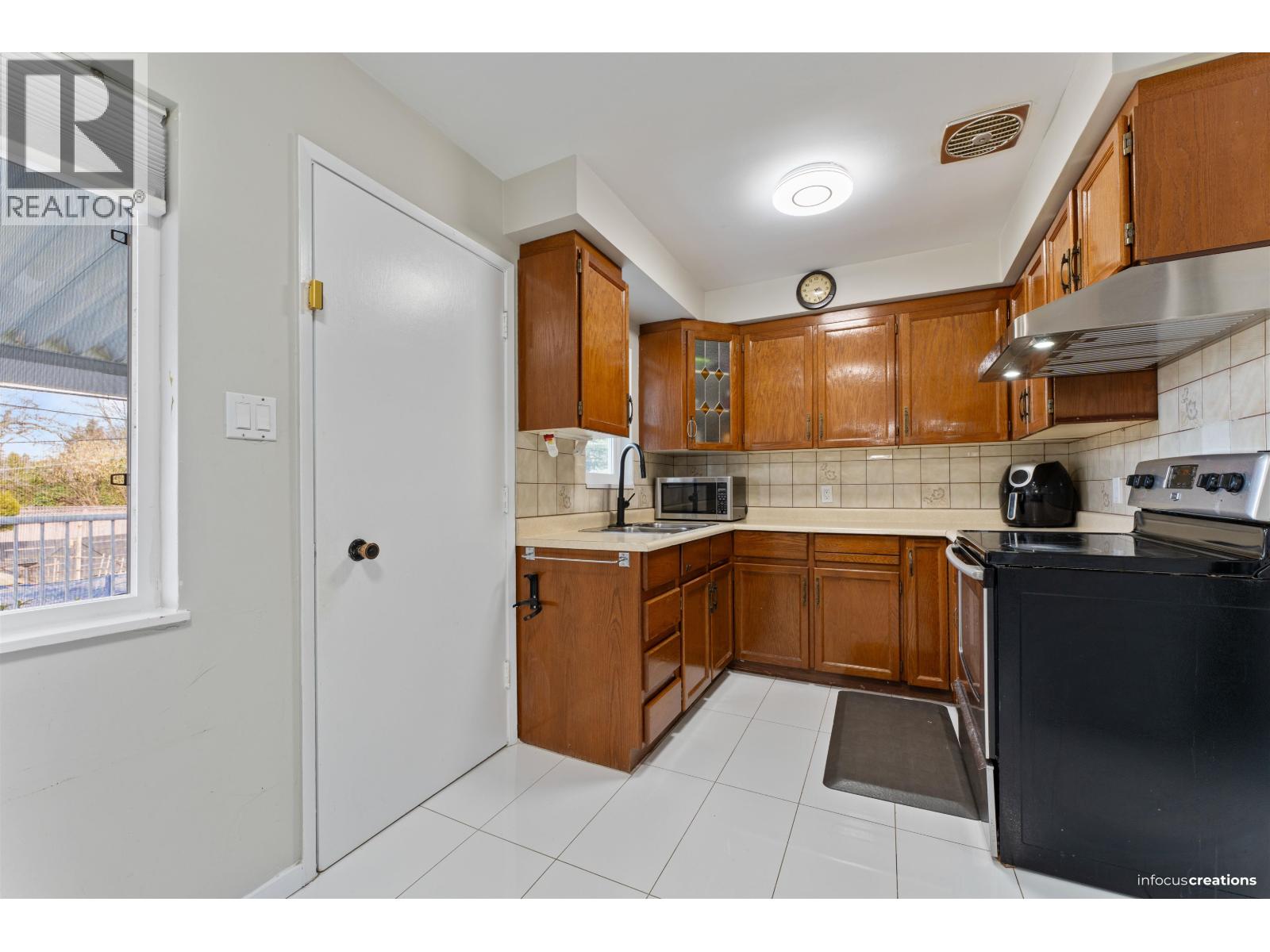 Property at 21957 ACADIA STREET image 5