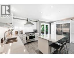 4817 Meadfeild Road, West Vancouver, Ca
