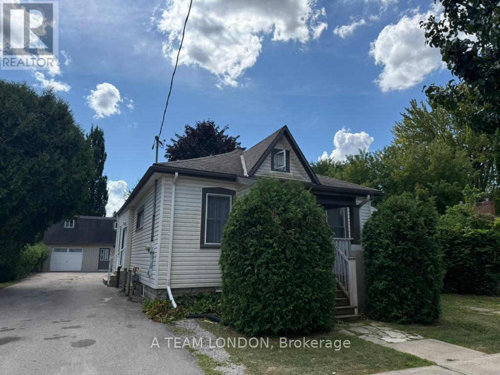 162 Mount Pleasant Avenue, London North (North N), Ontario  N6H 1E2 - Photo 1 - X12377928