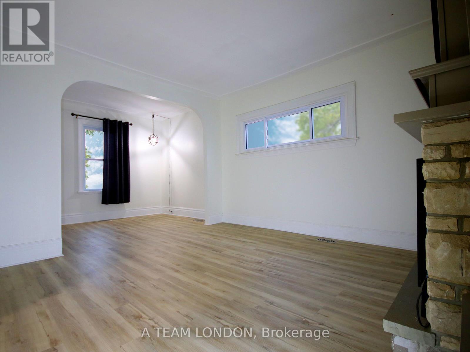 162 Mount Pleasant Avenue, London North (North N), Ontario  N6H 1E2 - Photo 3 - X12377928