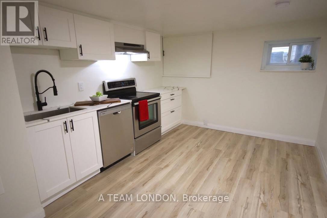162 Mount Pleasant Avenue, London North (North N), Ontario  N6H 1E2 - Photo 19 - X12378664