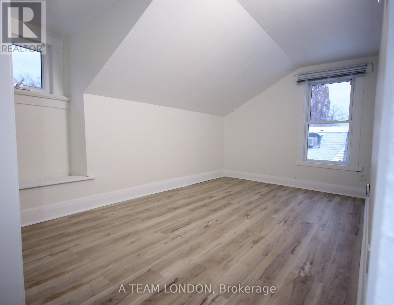 162 Mount Pleasant Avenue, London North (North N), Ontario  N6H 1E2 - Photo 11 - X12378664