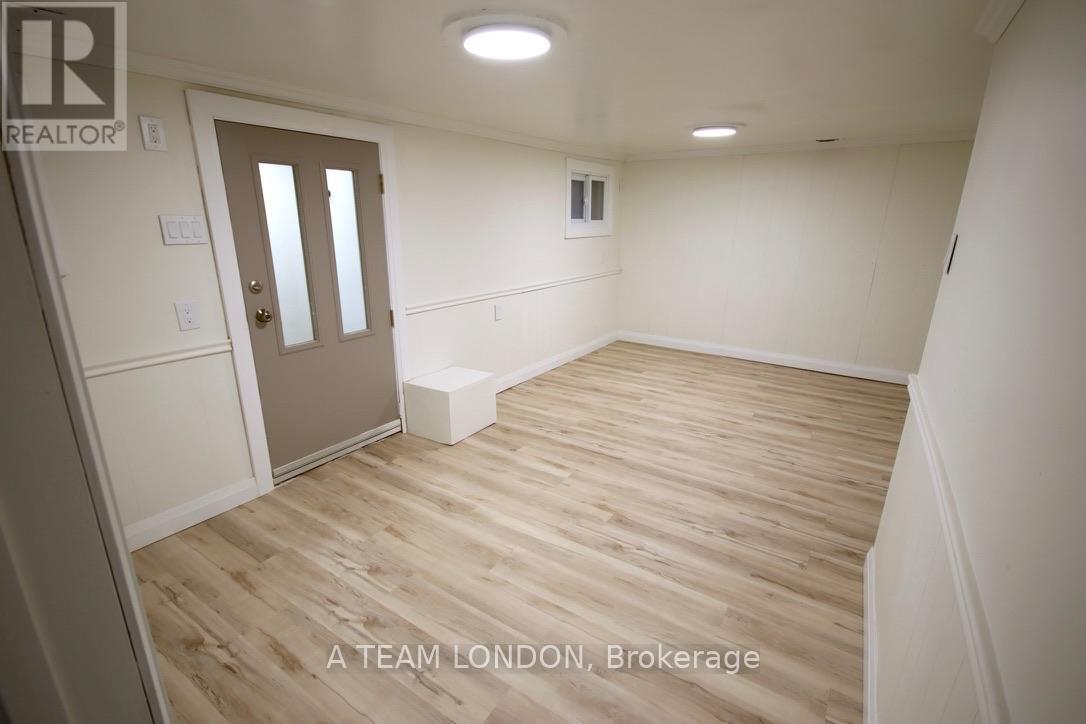 Photo 16 of 36 for 162 Mount Pleasant Avenue