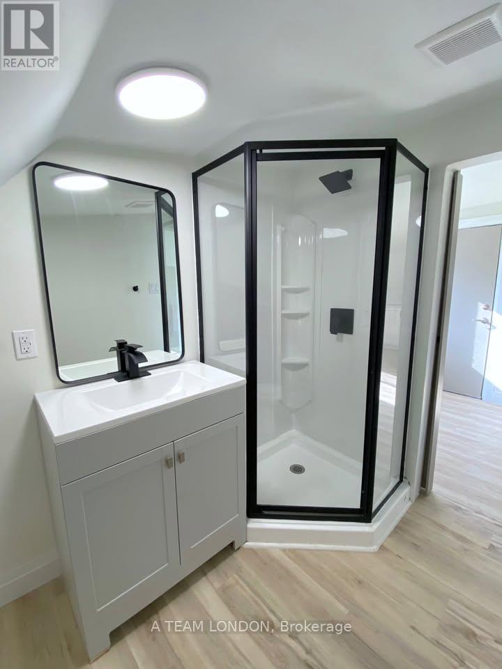 Photo 27 of 36 for 162 Mount Pleasant Avenue