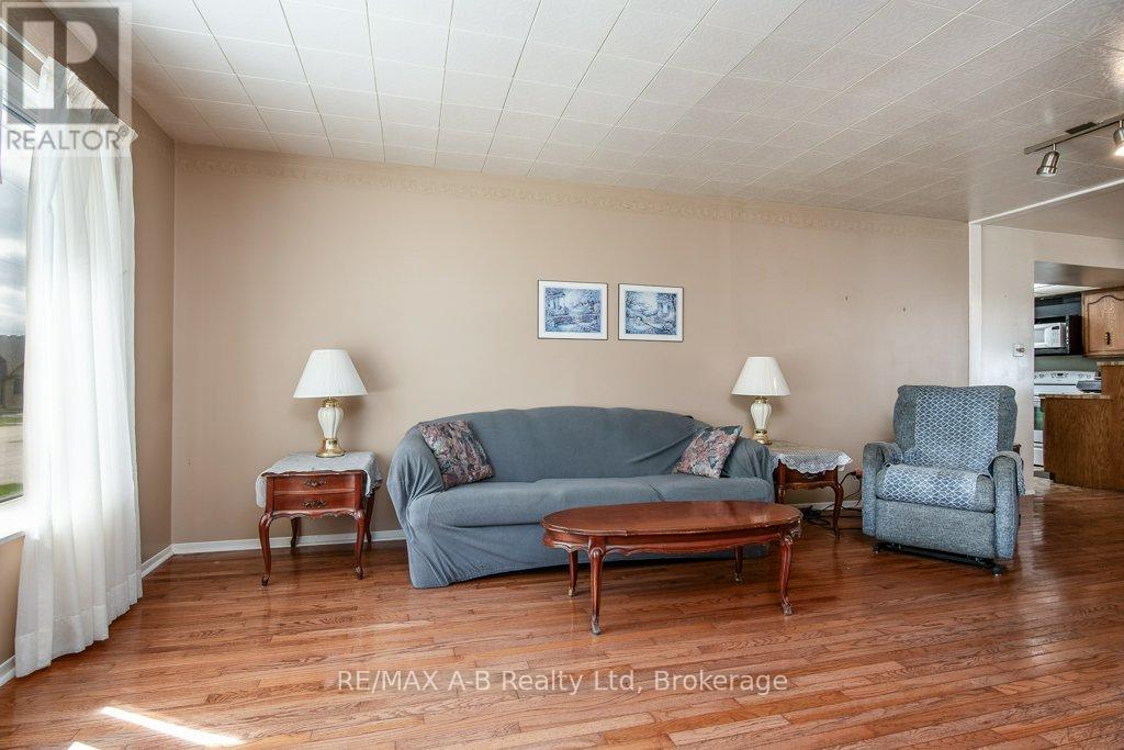 2210 William Shakespeare Street, Perth East (Shakespeare), Ontario  N0B 2P0 - Photo 12 - X12378831