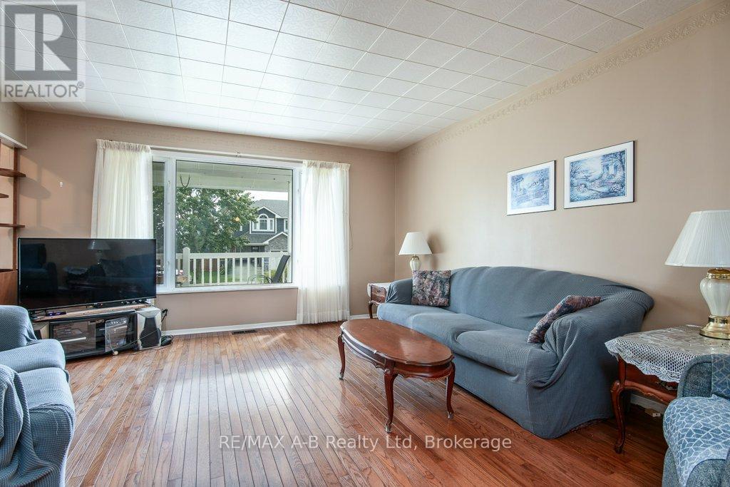 2210 William Shakespeare Street, Perth East (Shakespeare), Ontario  N0B 2P0 - Photo 15 - X12378831