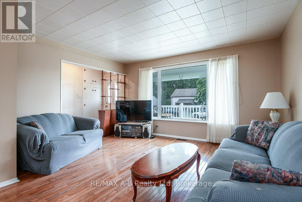 2210 William Shakespeare Street, Perth East (Shakespeare), Ontario  N0B 2P0 - Photo 16 - X12378831