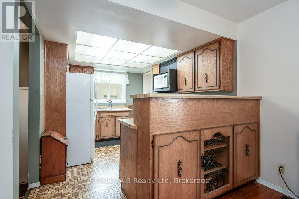 2210 William Shakespeare Street, Perth East (Shakespeare), Ontario  N0B 2P0 - Photo 19 - X12378831